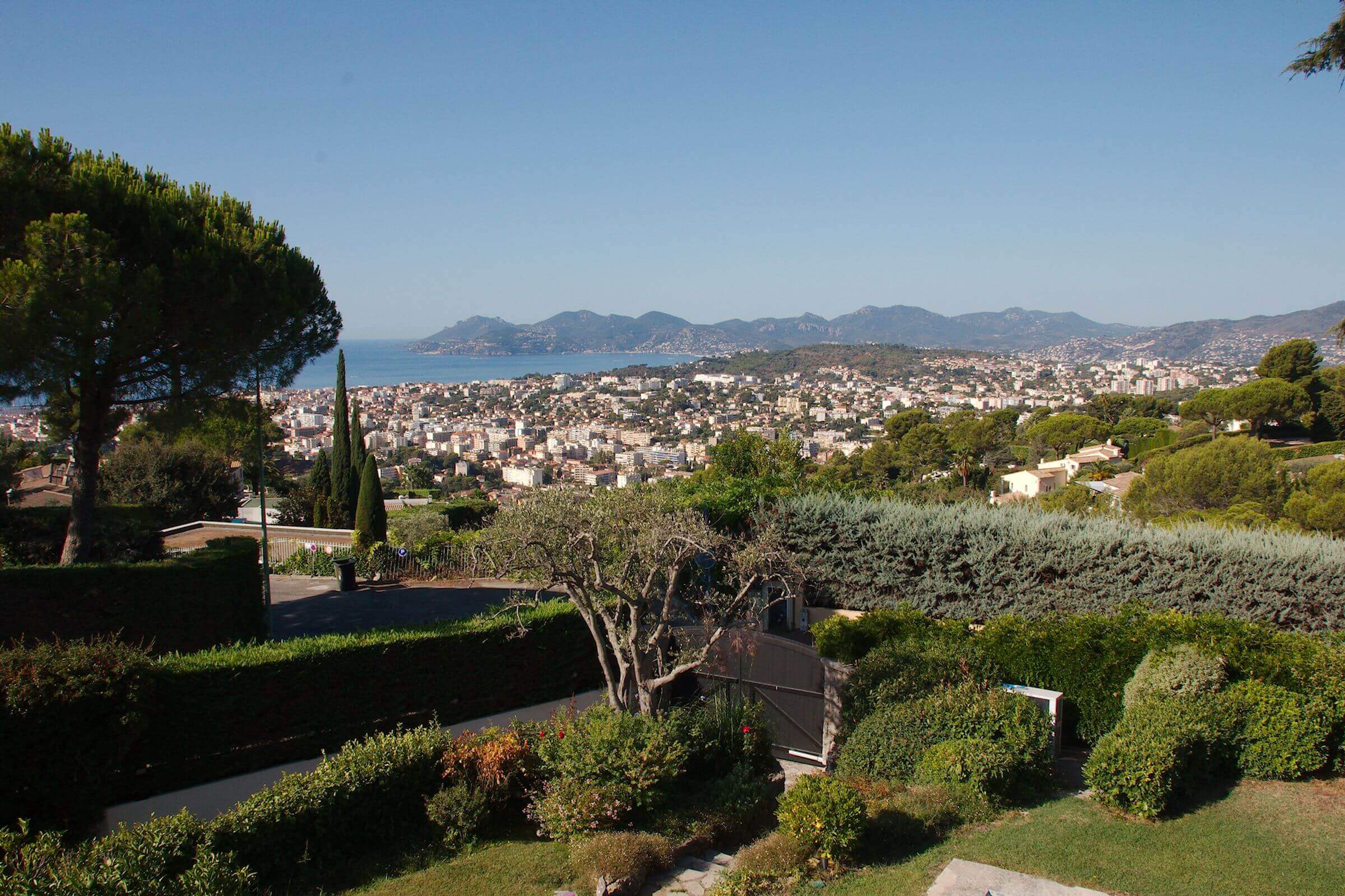 Blick nach Cannes